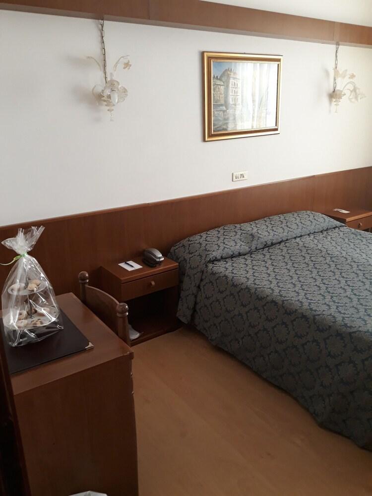 Hotel Florida Lido di Jesolo Eksteriør bilde