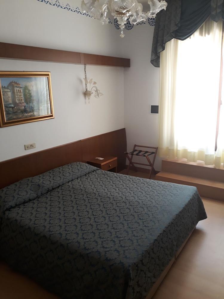Hotel Florida Lido di Jesolo Eksteriør bilde
