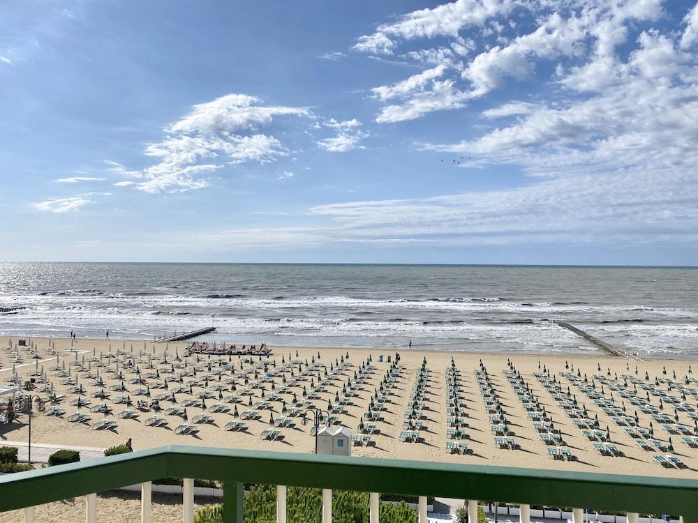 Hotel Florida Lido di Jesolo Eksteriør bilde